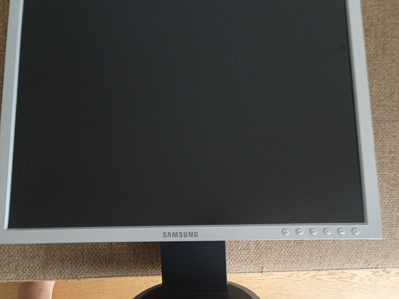 Samsung SyncMaster 204B 20"