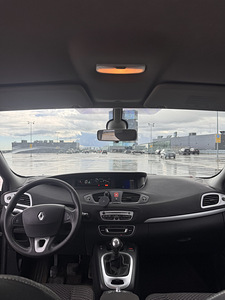 Renault Megane Scenic (4 фото из 6)