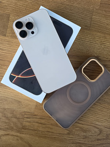 iPhone 16 Pro Max 256GB Gold, как новый, гарантия, 99% (2 фото из 2)