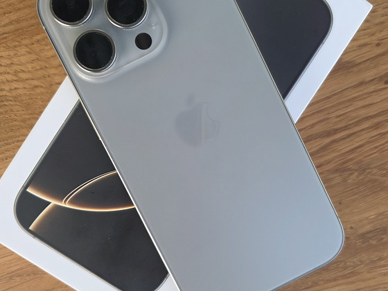iPhone 16 Pro 128GB Natural Titanium