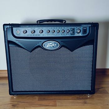 Гитарный усилитель Peavey Vypyr 30W