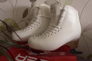Коньки/Iluuisud/Skates (3 фото из 4)