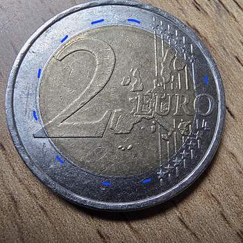 German 2004 2 euro J mark. Defekt mõlemal pool.