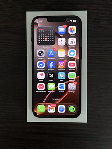 iPhone 13 (3 foto / 4)