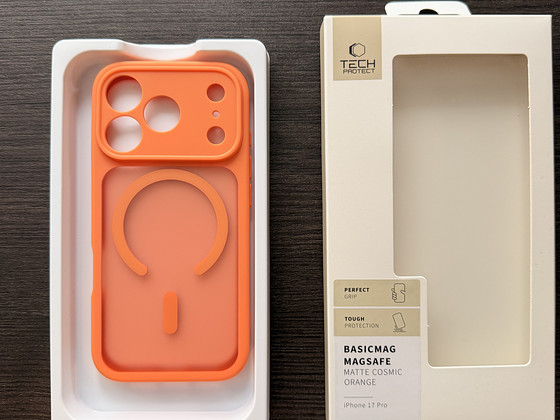 Чехол для iPhone 17