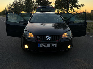 Volkswagen Golf GTi 2.0 147 кВт (7 фото из 12)