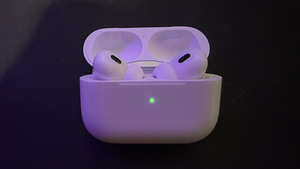 Apple AirPods Pro 2 USB-C [2nd Gen] (1 foto / 2)