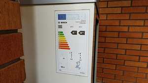 Bosch 6000 AW seeria 9kW õhk-vesi küttesüsteem (3 foto / 9)