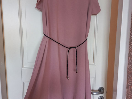 Roosa kleit. Suurus L-XL