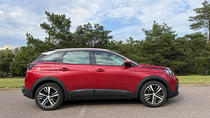 Peugeot 3008 Allure 1.2 PureTech, 2018 (7 фото из 14)