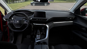 Peugeot 3008 Allure 1.2 PureTech, 2018 (12 фото из 14)