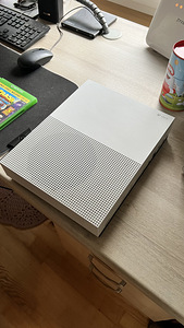 Xbox One S 1TB (2 фото из 4)