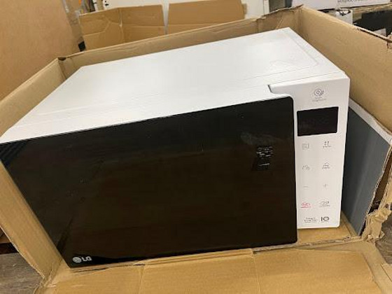 Микроволновая печь LG MS23NECBW