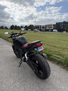 Yamaha FZ1 (4 foto / 6)