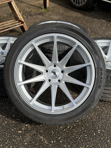 20" JapanRacing JR11 erilaiad veljed 5x120 (BMW X5) + rehvid (1 foto / 9)