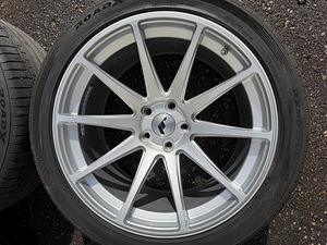 20" JapanRacing JR11 erilaiad veljed 5x120 (BMW X5) + rehvid (7 foto / 9)