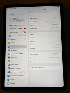 Apple iPad Air M1 5-го поколения 256GB (8 фото из 8)