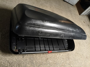 Auto katuseboks (Carbon. Italia.) (2 foto / 6)