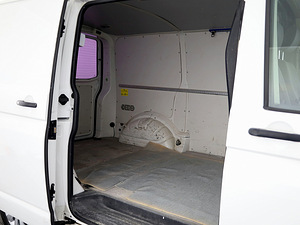 Volkswagen Transporter Kasten 2.0 TDI 75kW (7 foto / 8)