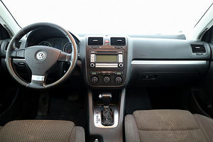 Volkswagen Golf Comfortline ATM 2.0 TDI 103kW (5 фото из 7)