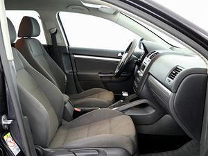 Volkswagen Golf Comfortline ATM 2.0 TDI 103kW (6 фото из 7)