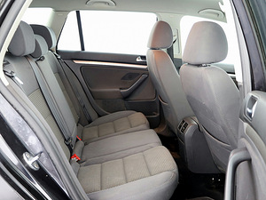 Volkswagen Golf Comfortline ATM 2.0 TDI 103kW (7 фото из 7)