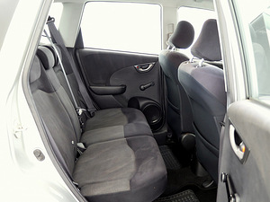 Honda Jazz Elegance 1.3 73kW (7 foto / 8)