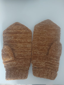 Вязаные варежки (2 фото из 3)