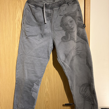 Stüssy hallid dressood