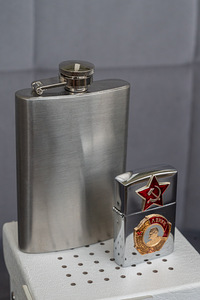 Kollektsioneerimiskomplekt Zippo 1996 + taskupudel (2 foto / 10)