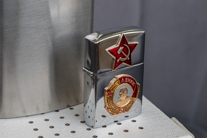 Kollektsioneerimiskomplekt Zippo 1996 + taskupudel (3 foto / 10)