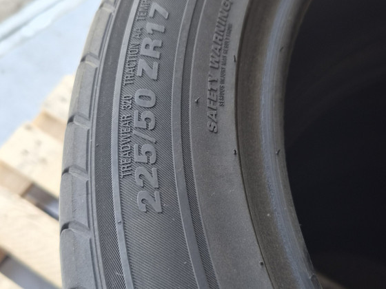 225/50R17