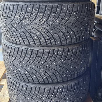 235/45R18