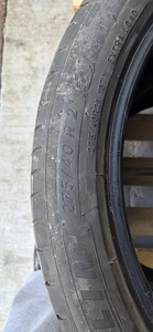 275/40R21 (3 foto / 3)