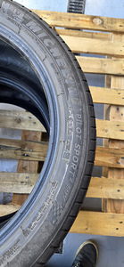 275/40R21 (2 foto / 3)