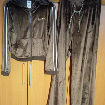 Спортивный костюм
