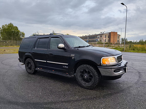 Ford Expedition (3 фото из 11)