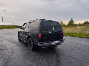 Ford Expedition (5 фото из 11)