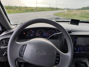 Ford Expedition (10 фото из 11)