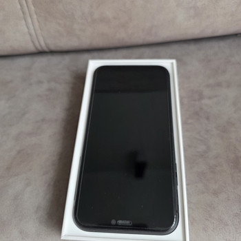 iPHONE 11 64gb