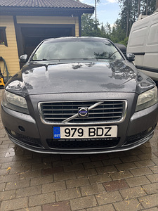 Volvo S80 (1 фото из 6)