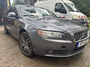 Volvo S80 (4 фото из 6)
