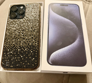 iPhone 15 Pro Max 512 GB (1 фото из 2)