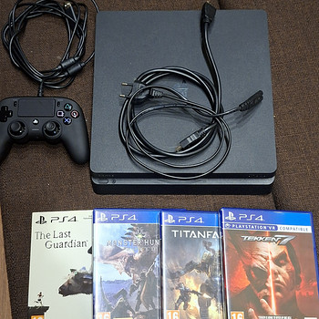 PlayStation 4 Slim.PS4.CUH2216B.