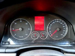 Volkswagen Golf 5 (10 foto / 15)
