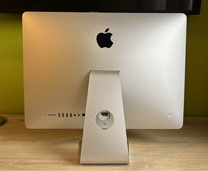 iMac (21.5-inch, Full HD, Late 2015) (2 foto / 4)