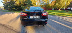 Ford Mondeo (4 фото из 14)