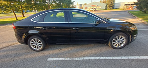 Ford Mondeo (13 фото из 14)