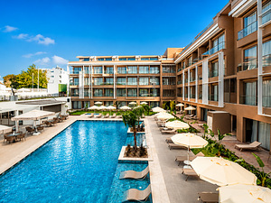PRIVE SIDE SUITE & SPA (4 foto / 10)