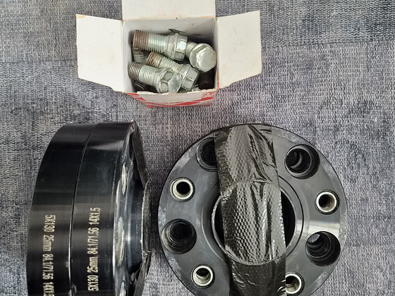 Adapterid / Flantsid 5x130 25mm